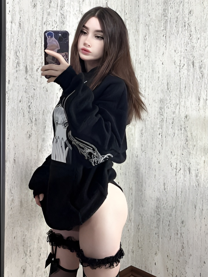 Карина привлекальеная девушка из Снежного цена от 2000 руб