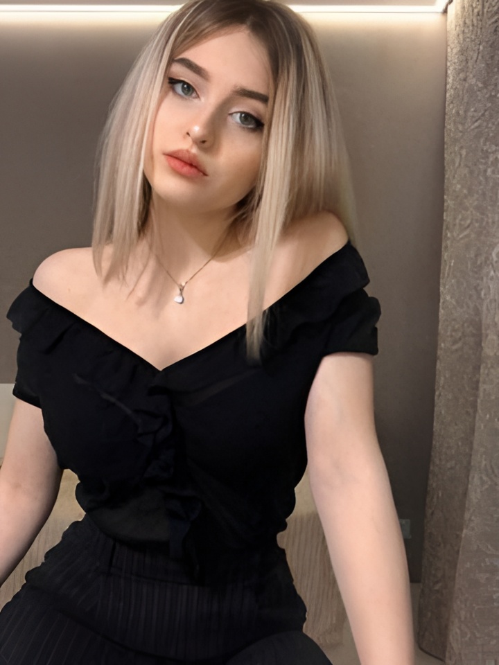 Владислава привлекальеная девушка из Снежного цена от 2000 руб