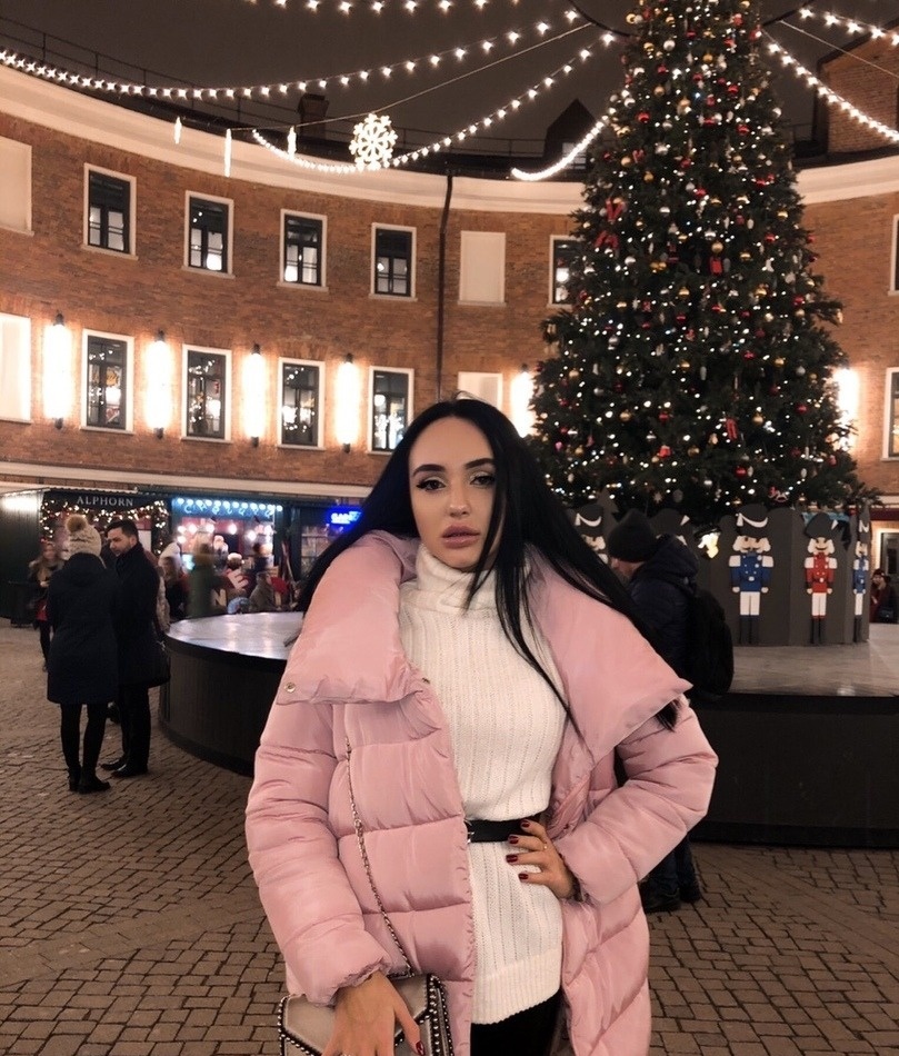 Арина привлекальеная девушка из Снежного цена от 3000 руб