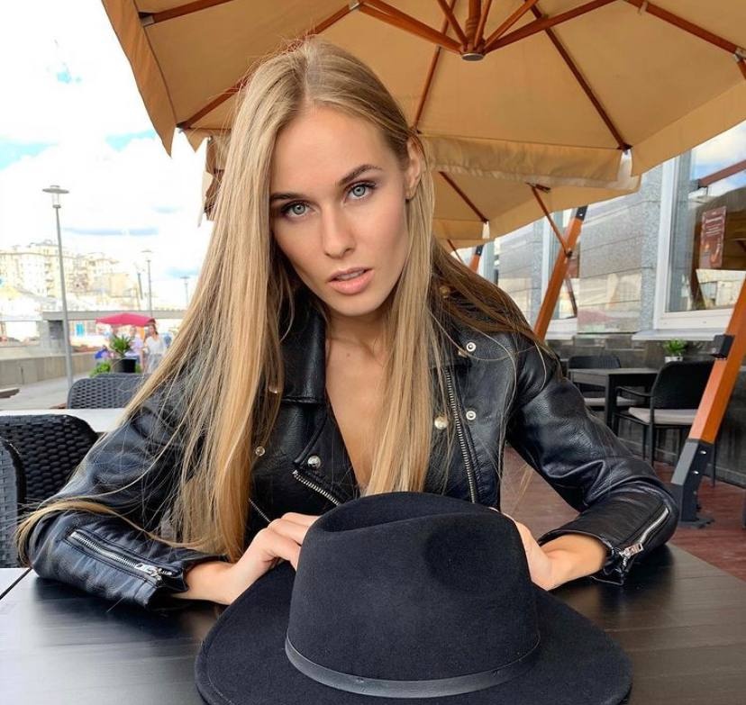 Алиса привлекальеная девушка из Снежного цена от 3500 руб