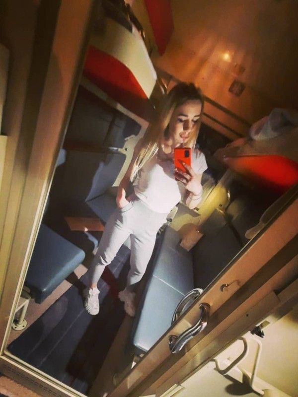 Надежда привлекательная девушка из Снежного цена от 3500 руб