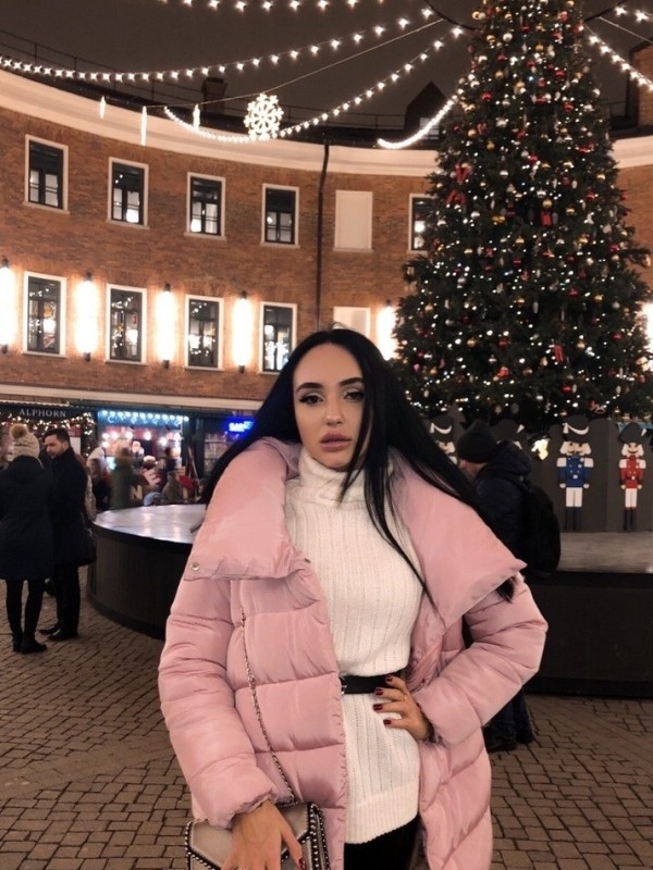 Арина привлекательная девушка из Снежного цена от 3000 руб