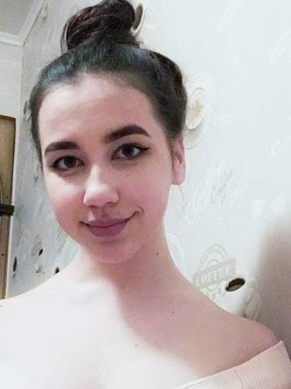 Ульяна привлекательная девушка из Снежного цена от 3000 руб